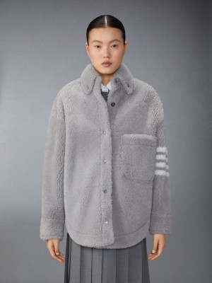 Thom Browne Medium Dyed Shearling 4-Bar Supersized Shirt Jacken Damen Grau | UGV50Z98595