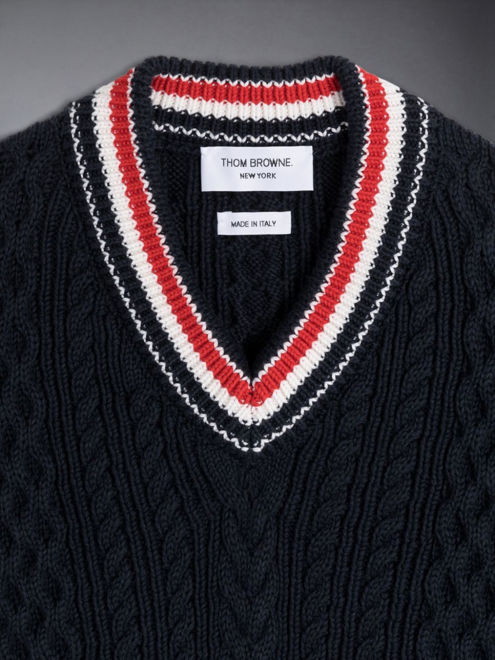Thom Browne ARAN CABLE CRICKET STRIPE V-NECK Pullover Mädchen Blau | FQH03N98709