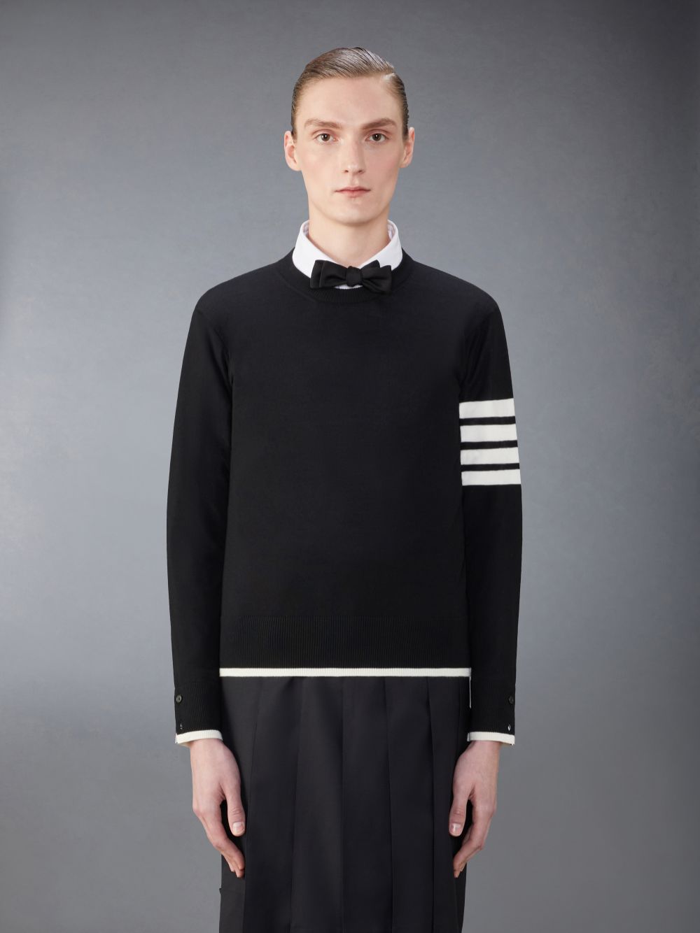 Thom Browne Fine Merino Wool 4-Bar Relaxed Fit Pullover Herren Schwarz | IBF45X04818