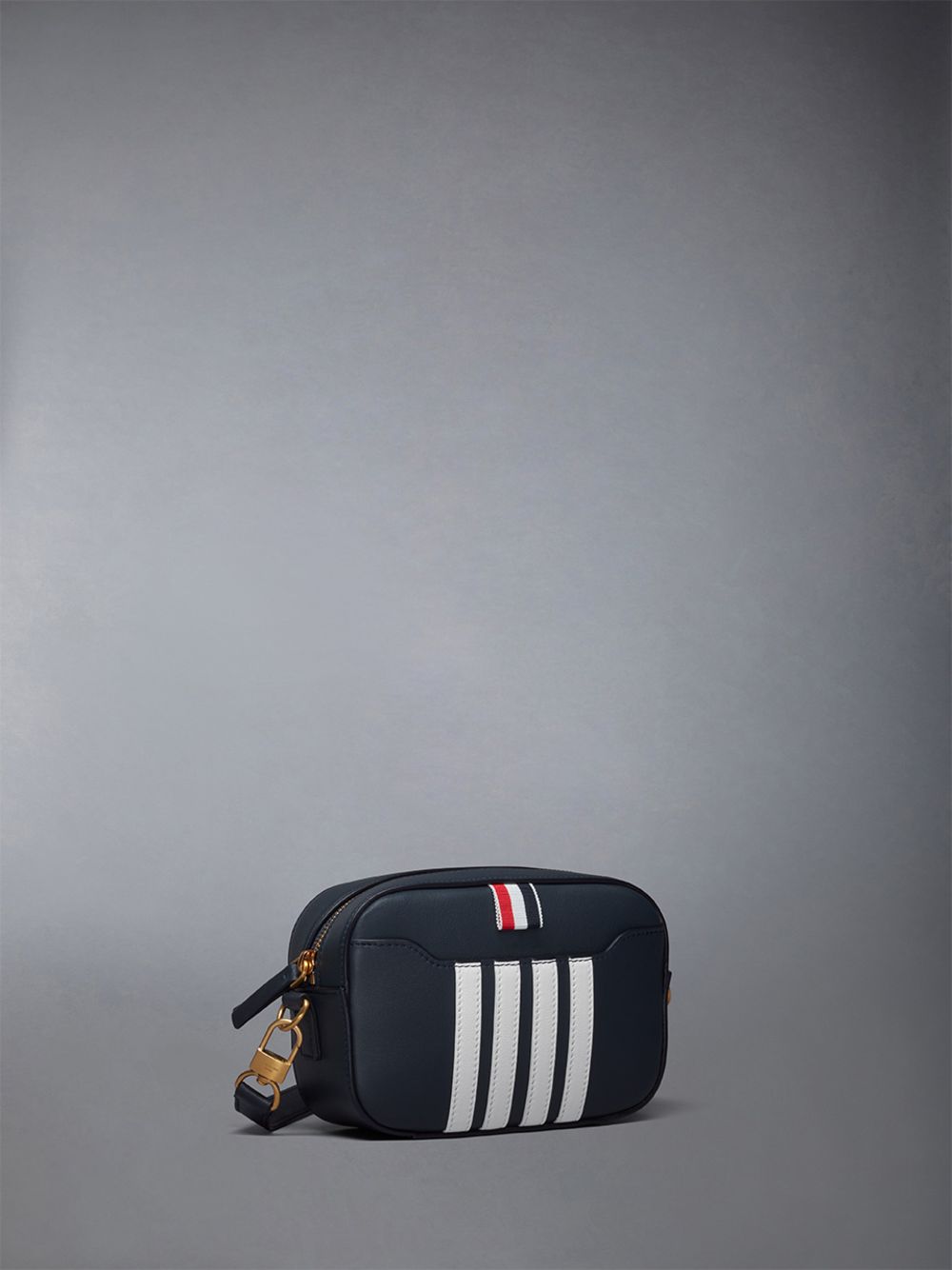 Thom Browne Horizontal Camera W/ 4 Bar Stripes in Smooth Calf Werkzeugtaschen Herren Blau | CXW63I31588