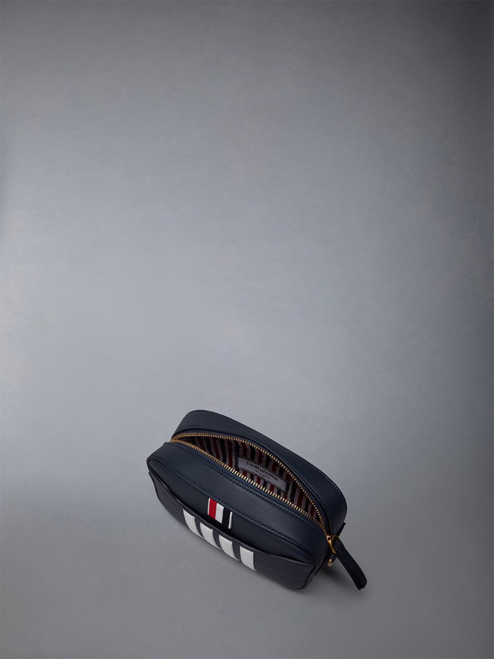 Thom Browne Horizontal Camera W/ 4 Bar Stripes in Smooth Calf Werkzeugtaschen Herren Blau | CXW63I31588