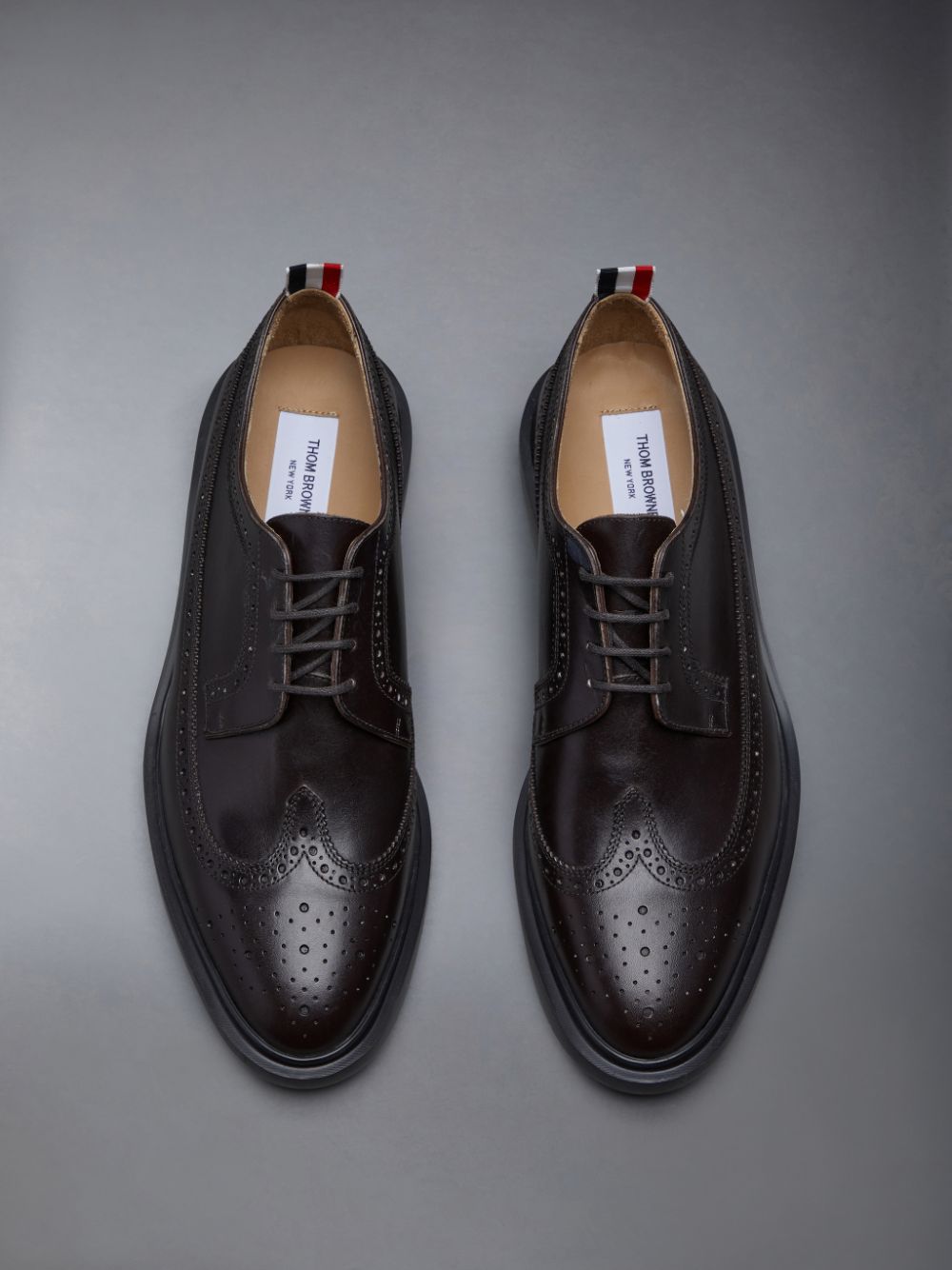 Thom Browne LONGWING W/ LIGHTWEIGHT RUBBER SOLE IN BOX CALF Brogue Schuhe Herren Braun | YKD32J78204