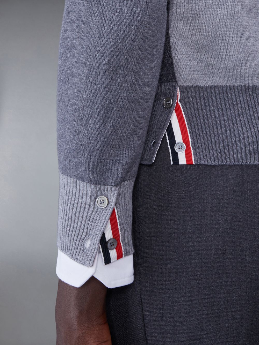 Thom Browne Tonal Cotton V-Neck 4-Bar Strickjacke Herren Grau | ROG52E87989