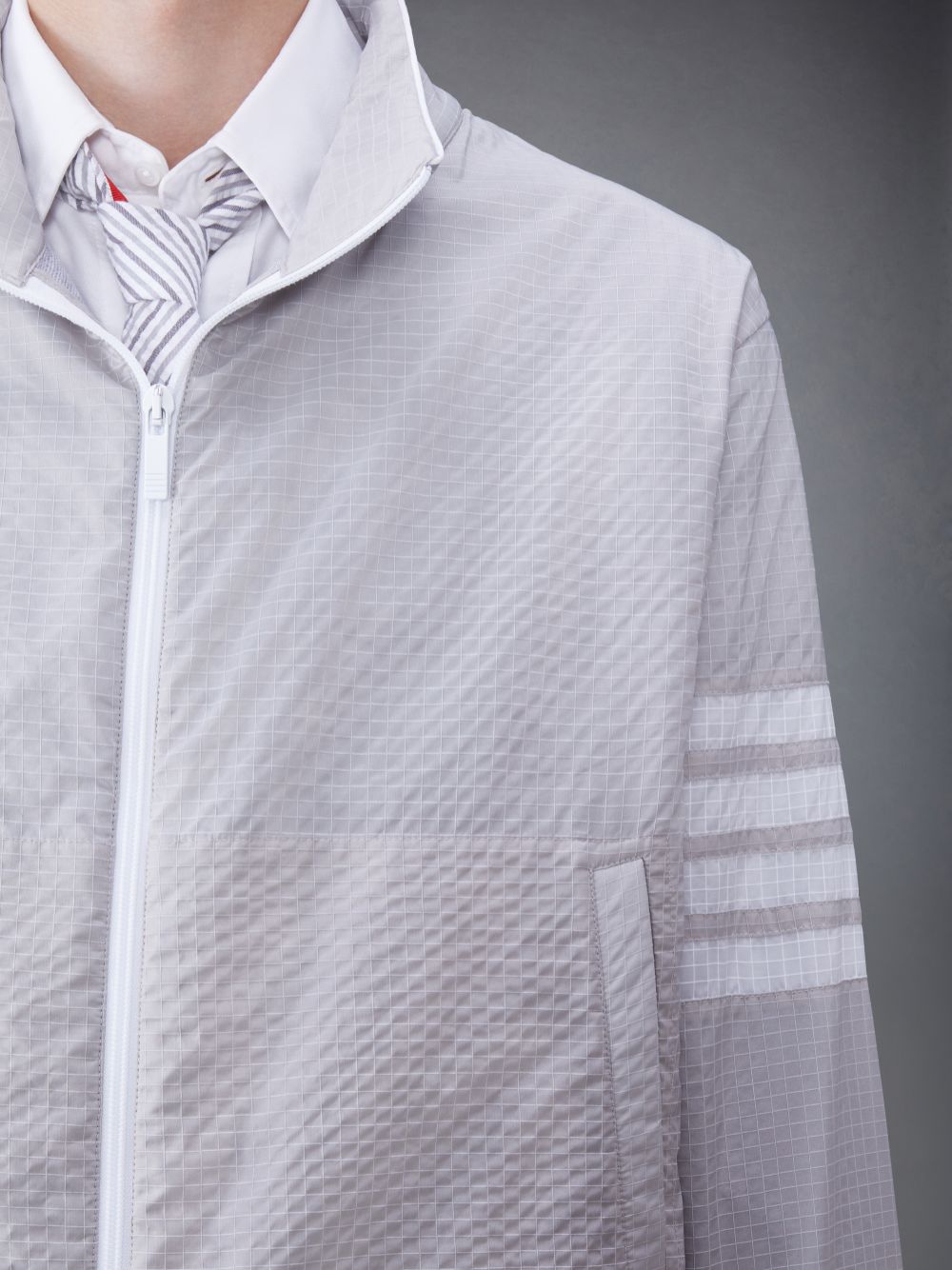 Thom Browne Ultralight Ripstop 4-Bar Funnel Neck Jacken Herren Grau | DGM96N29754
