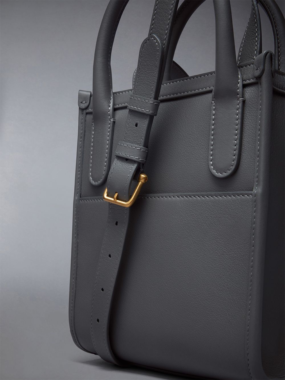 Thom Browne Vertical Mini W/ 4 Bar Stripes in Smooth Calf Tragetaschen Herren Grau | JOV61K63030