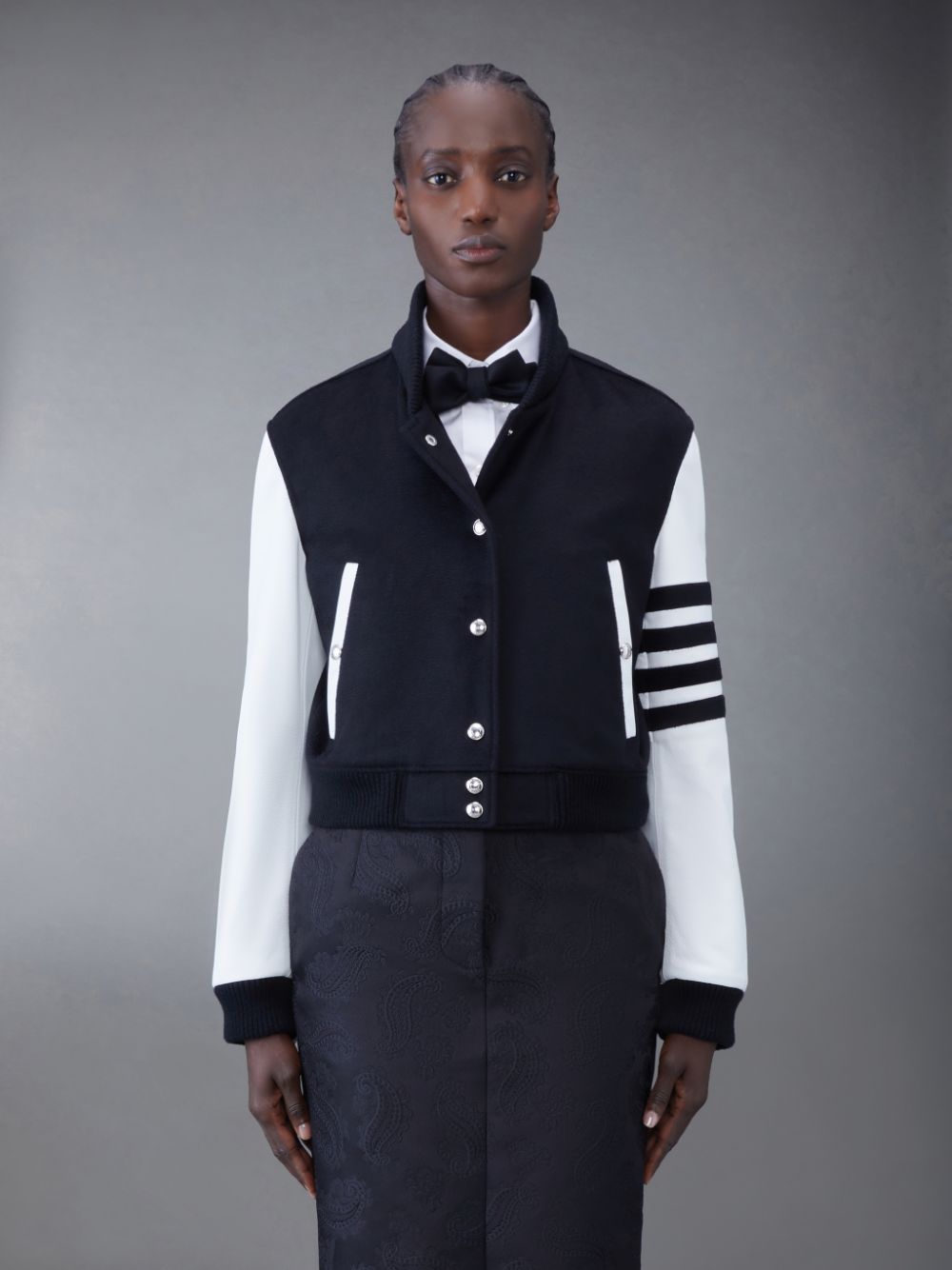 Thom Browne Zibeline Cashmere Leather Sleeve Cropped Varsity Jacken Damen Schwarz | AKS03B62786